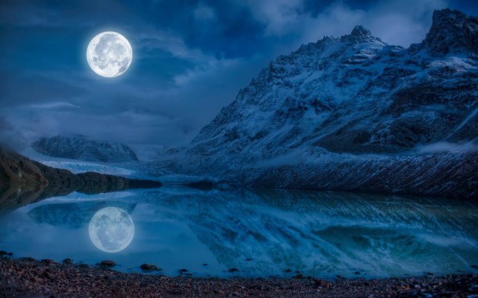 Lună Plină pe 11 aprilie: cum sunt influențate zodiile