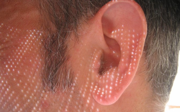 Care este cel mai bun mod de a-ti curata urechile? Afla ce spun medicii