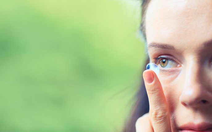 5 mituri despre lentilele de contact pe care să nu le mai crezi