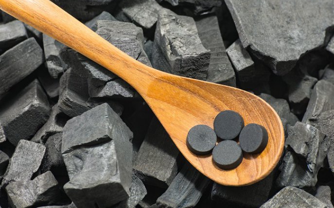 Cum te ajută cărbunele activ să elimini toxinele din organism