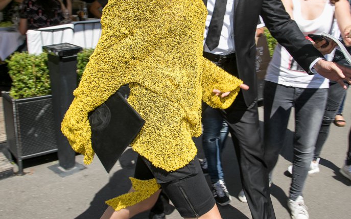 Spandexul a revenit la modă vara aceasta. Uite cum îl porți ca să fii fashion!