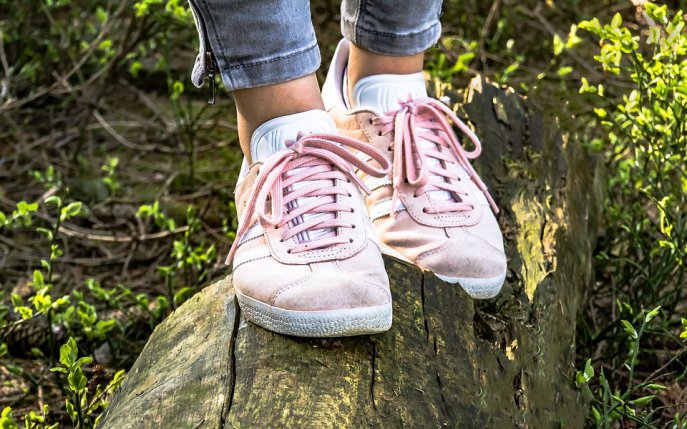 Pantofii pe care trebuie să îi porți cu blugi în vara 2017