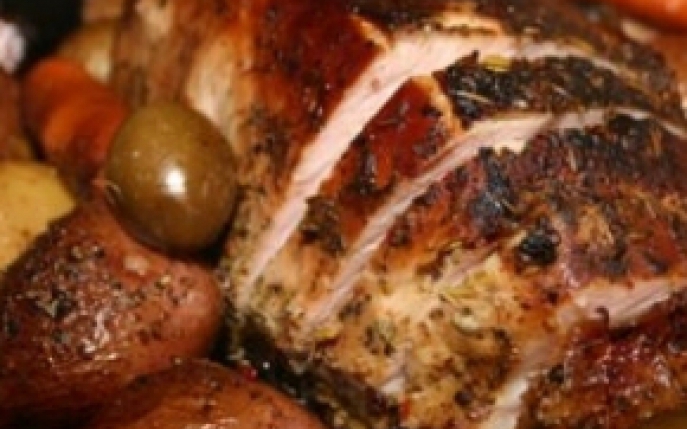 Vrei sa prepari o friptura de porc? Incearc-o acum si cu legume!