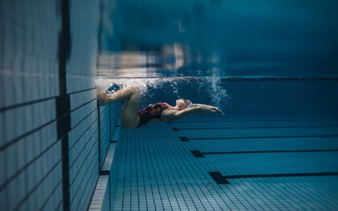 4  boli pe care le poți face de la înot