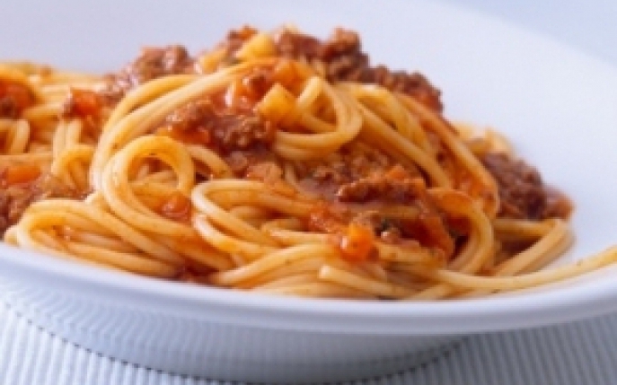 Obtine un sos de paste chiar la tine acasa: Sos Bolognese