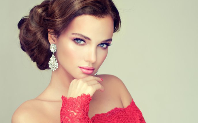 Renunțăm la blush sezonul acesta! Uite care este produsul HOT al iernii