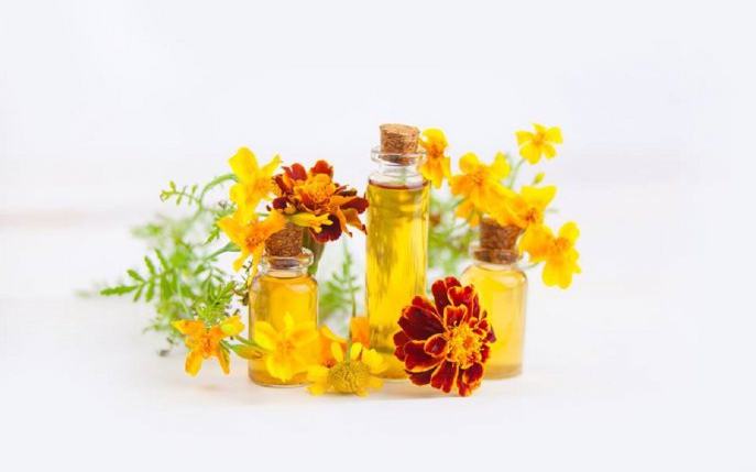 7 beneficii ale uleiului de limba mielului, secretul pentru o piele perfectă