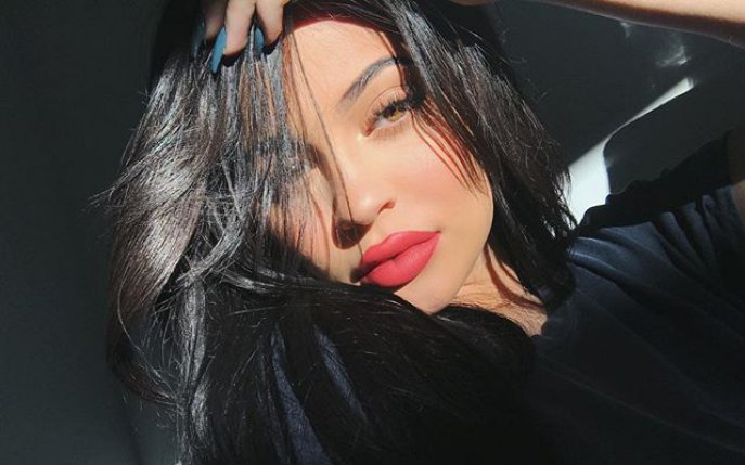 Kylie Jenner a născut o fetiţă!