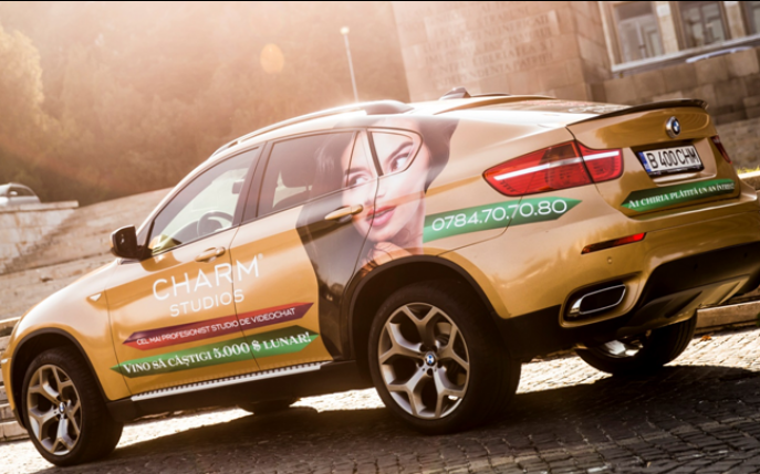 Studioul de videochat cu BMW X6 aurii în tot Bucureștiul