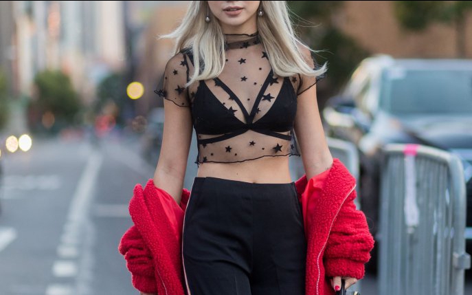 Adio, crop top! Cum arată bluza must-have în această primăvară