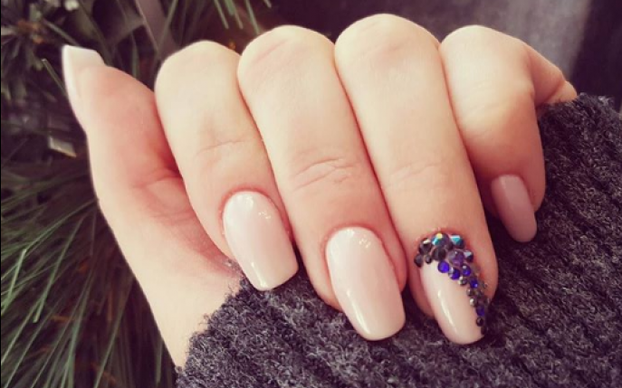 30 de manichiuri de pe Instagram care te vor convinge să renunți la unghiile nude
