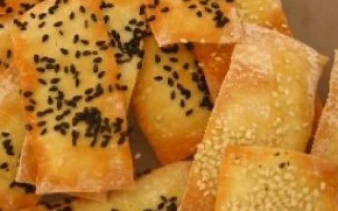 Saratele cu branza, susan si mac - crocante si bune de nu te mai saturi!