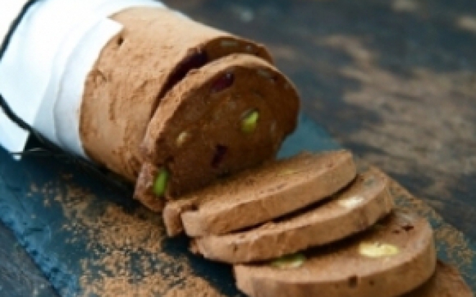 Rulada de biscuiti cu fistic - atat de bun, atat de simplu!
