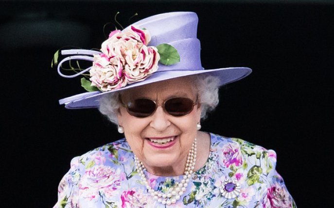 Regina Elisabeta a II-a a Marii Britanii a fost operată în secret
