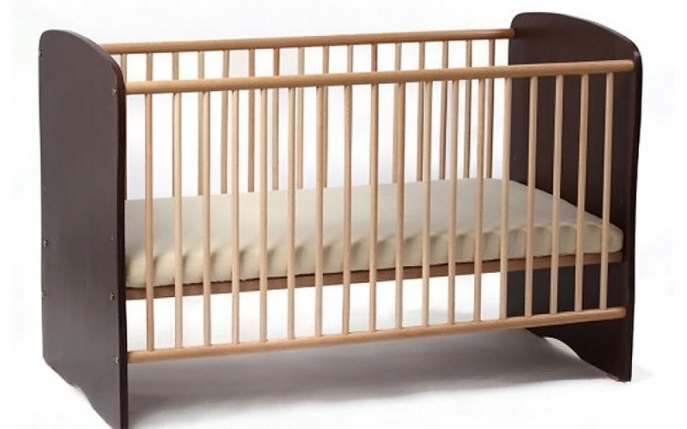Pătuțul pentru bebeluț – o alegere importantă pentru părinți îndrumată de Nichiduta