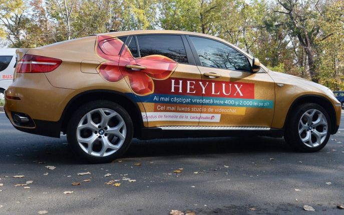 BMW-urile aurii de la Heylux sunt vedetele videochatului în Iași