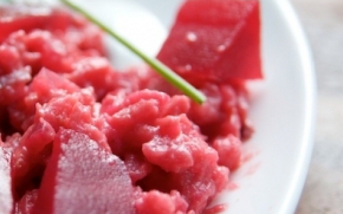 Salata buna pentru iarna: salata de sfecla rosie cu hrean