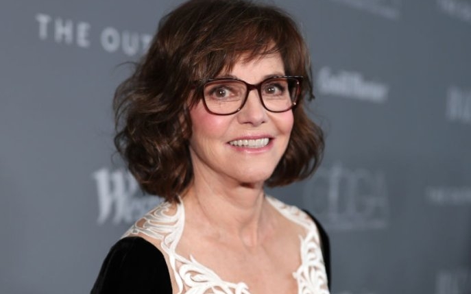 Sally Field a mărturisit că a fost victima abuzurilor sexuale venite chiar din partea tatălui vitreg