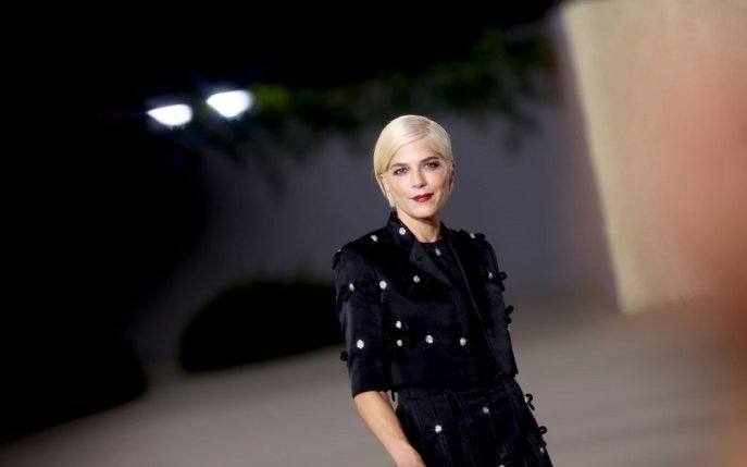 Selma Blair a anunțat că are scleroză multiplă: „Am un handicap. Uneori cad, scap lucruri din mână!”