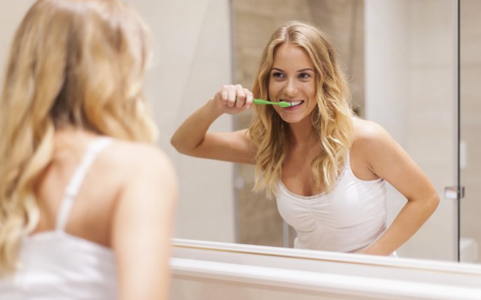 Cum te îmbolnăvești de tiroidă dacă nu te speli corect pe dinți