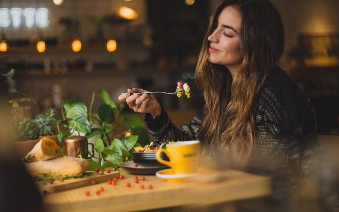 5 moduri nebănuite prin care mâncarea bună îţi poate influența starea de spirit
