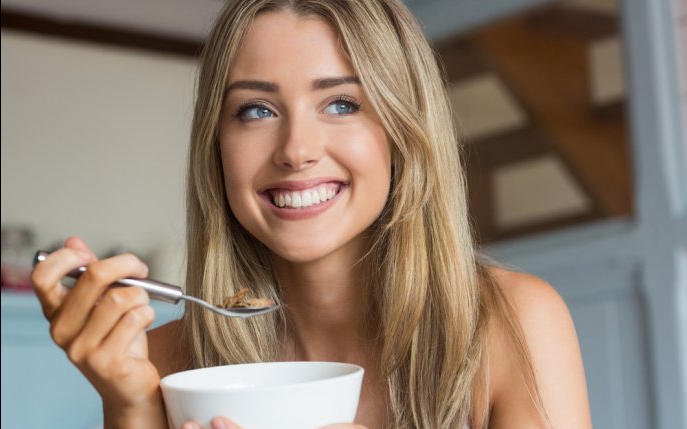 6 efecte negative pe care le resimți atunci când sari peste micul dejun