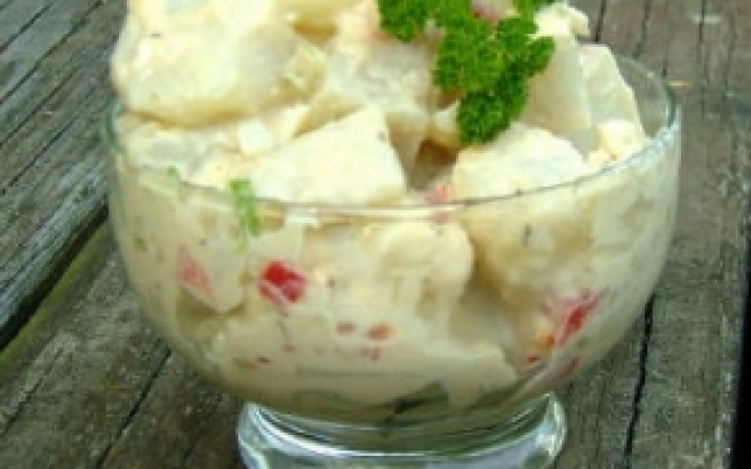 O salata consistenta si gustoasa - salata de cartofi