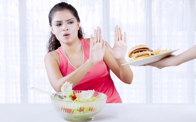Dieta fără carbohidrați scurtează viața, spun cercetătorii
