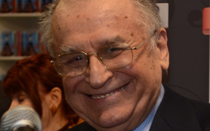 Ion Iliescu, internat de urgență, din cauza unor probleme la inimă