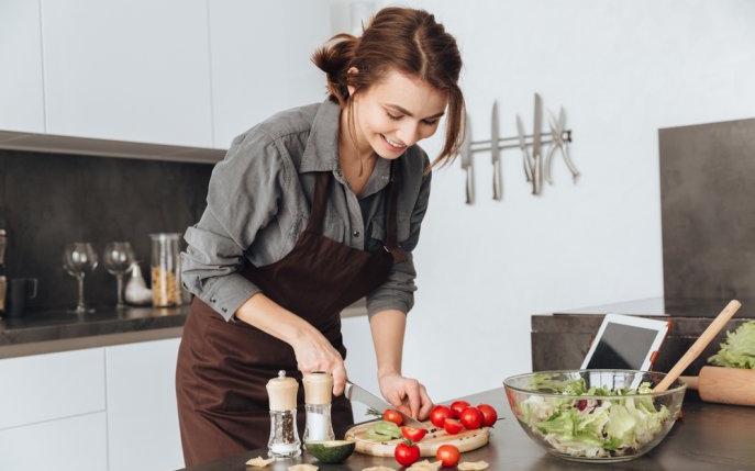Cum să economisești timp în bucătărie - 4 trucuri utile pentru orice gospodină