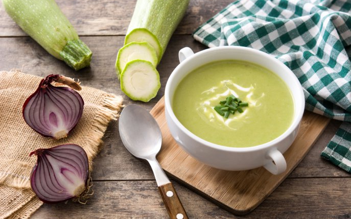 Catifelare si deliciu intr-o simpla supa crema de dovlecei