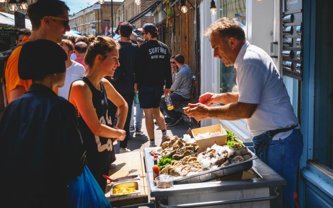 Alertă alimentară în România! Produse alimentare alterate, vândute în cel mai popular loc