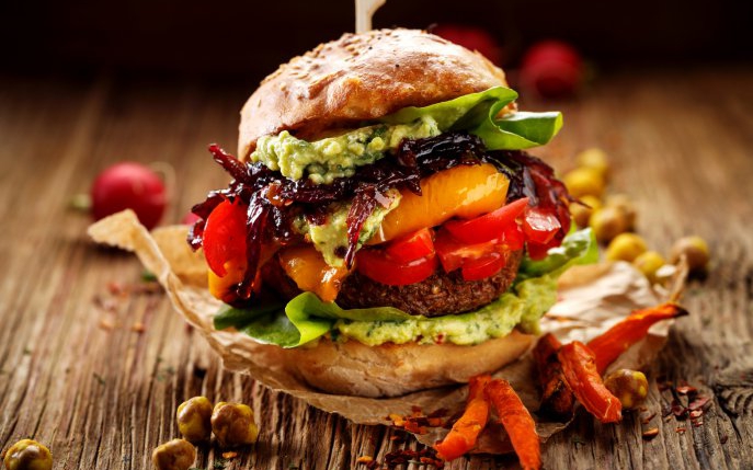 Burger vegetarian: cea mai bună rețetă pe care să o faci acasă
