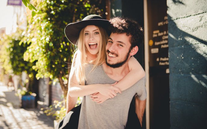 Dating online? 9 reguli care îți aduc dragostea