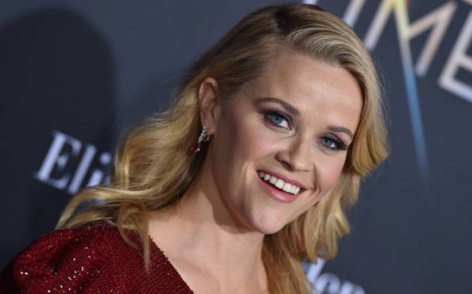 Reese Witherspoon se bazeaza pe 3 produse-cheie pentru a arata mai tanara