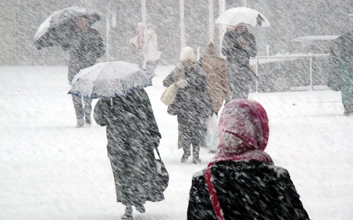 Adio, vreme bună! Gerul și ninsorile pun stăpânire pe România mai curând decât am crede!