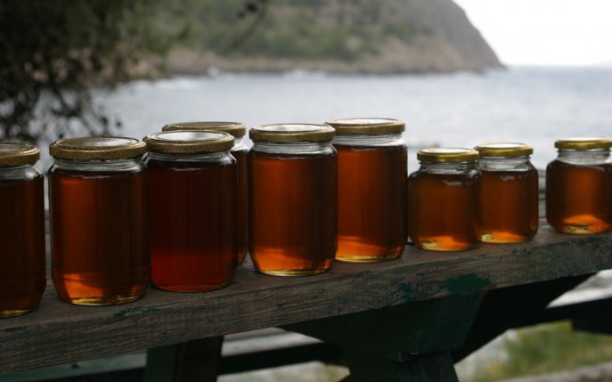 8 lucruri benefice care se întâmplă în corpul tău dacă mănânci miere în fiecare zi