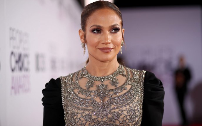Jennifer Lopez a făcut furori în aceste haine în anii 2000, iar acum au revenit în modă! Uite ce trend este din nou pe val acum
