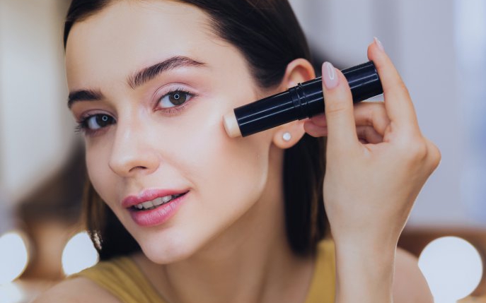 Produse cosmetice bio: 5 motive care te vor convinge să le folosești în machiajul de zi cu zi