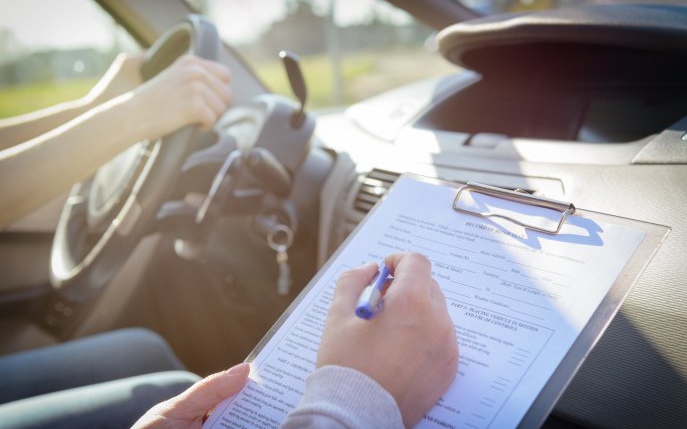 Iată care sunt greșelile pentru care poți pica examenul auto