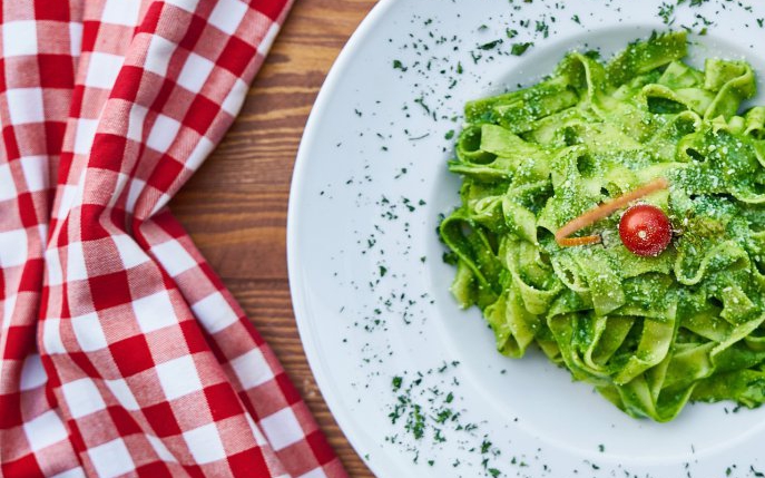 Sos pesto a la Jamie Oliver: plusul de savoare pentru pastele tale