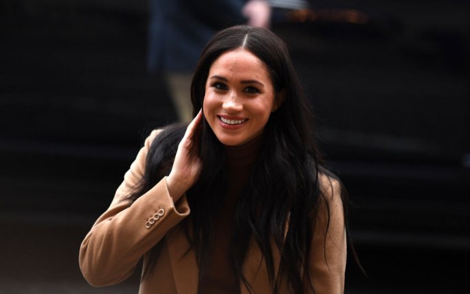 Lucrurile nebănuite pe care ni le dezvăluie limbajul corpului despre Meghan Markle. Motivul pentru care își atinge tot timpul părul