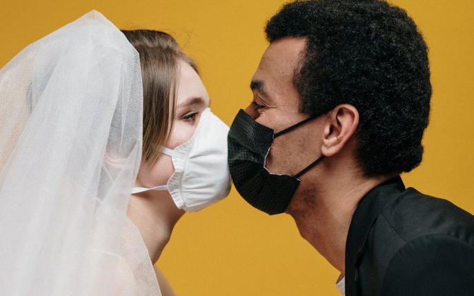 Autoritățile newyorkeze au elaborat ghidul sexual, în vremuri de coronavirus: ”Tu ești cel mai sigur partener al tău”