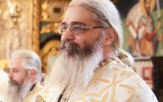 Un călugăr foarte influent pe Facebook, cerință ilegală: vrea ca oamenii să meargă o oră la biserică, de Paște