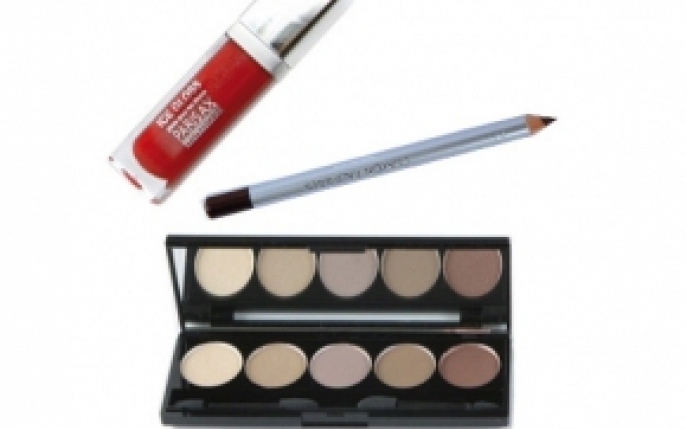 Innoieste-ti trusa de make-up cu 3 produse profesionale