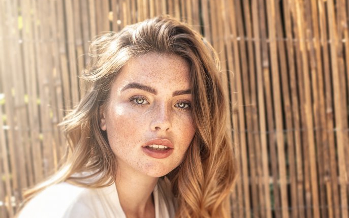 Ne pregătim de vară! 3 produse ce nu trebuie să-ți lipsească din trusa de make-up