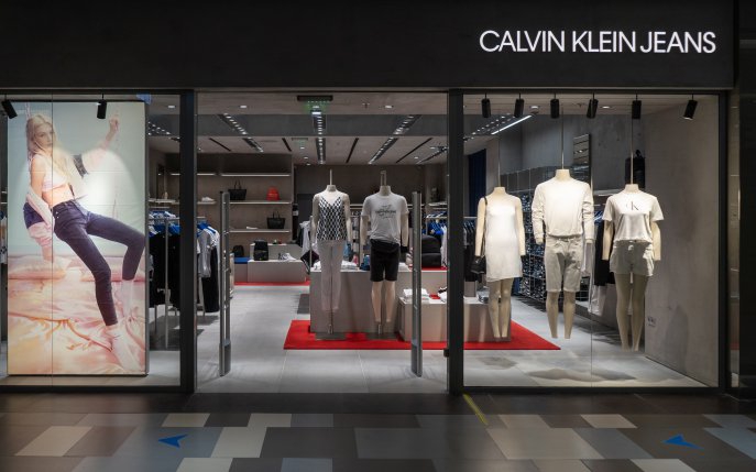 CALVIN KLEIN, INC. și SARKK SA deschid primele magazine Calvin Klein Underwear și Calvin Klein Jeans  în România