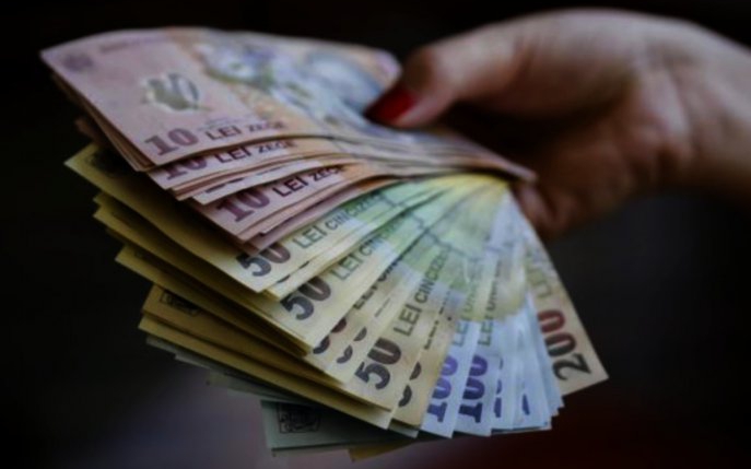 Guvernul oferă 2.500 de lei pentru românii care se află în această situație. Cum pot intra în posesia lor