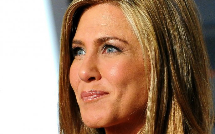 51 este noul 31. Ce face Jennifer Aniston ca să aibă tenul cu 20 de ani mai tânăr