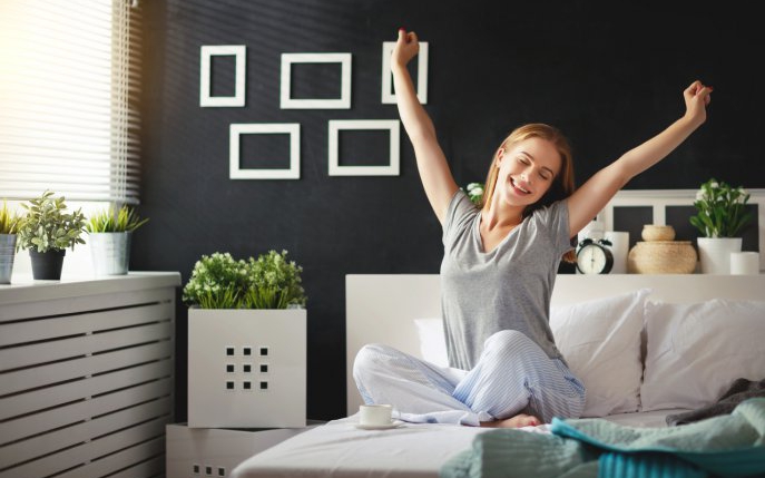 8 trucuri care te ajută să te bucuri de un somn mai bun